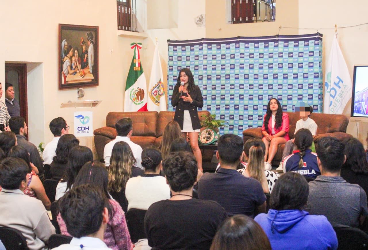 Juventud poblana comparte historias de vida en foro de empoderamiento
