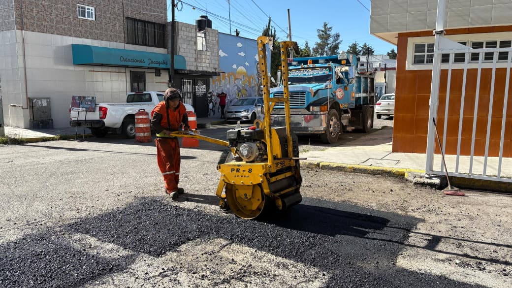 Mejor infraestructura vial fortalece al comercio local: avanza campaña Bacheando Puebla