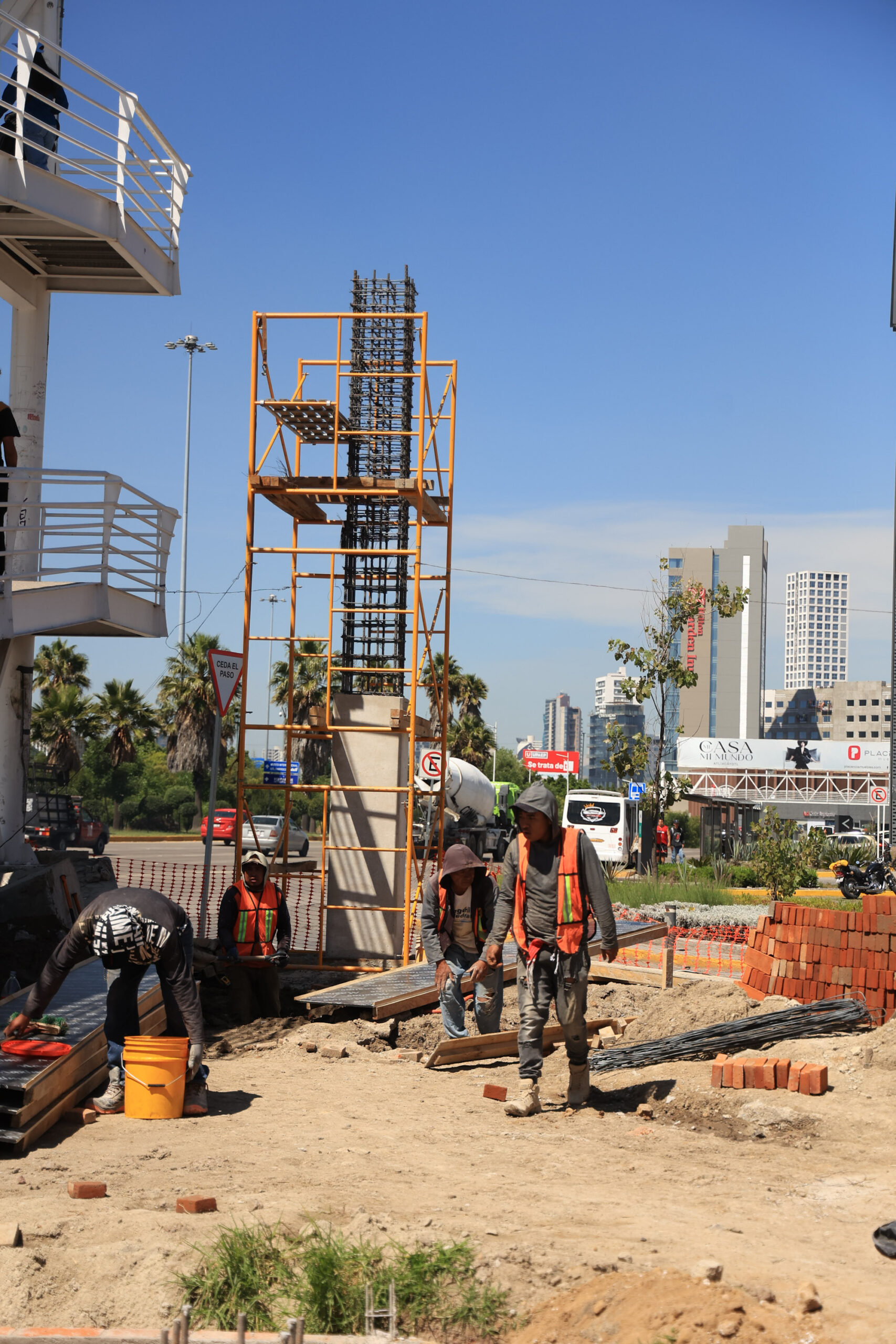 Habrá puente con escaleras eléctricas en Cúmulo de Virgo, no paso peatonal