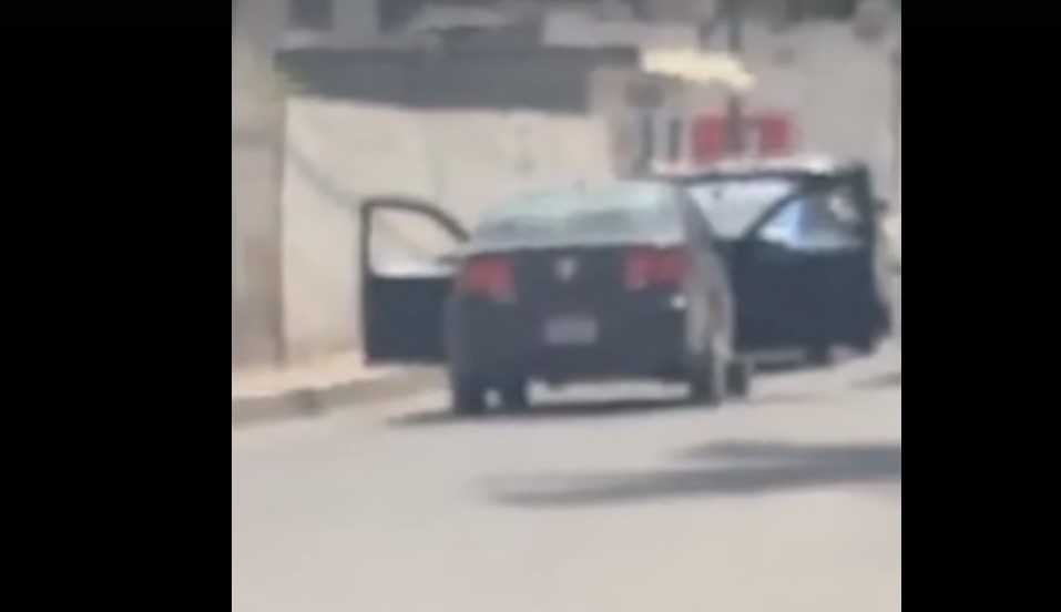En Acajete, comando armado balea y secuestra a hombre frente a su esposa y su bebé