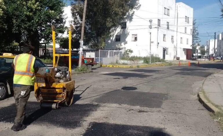 Campaña Capitalina Bacheando Puebla atiende unidades habitacionales