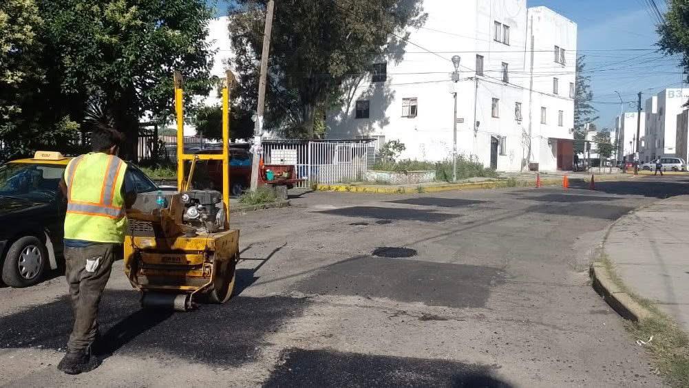 Campaña Capitalina Bacheando Puebla atiende unidades habitacionales