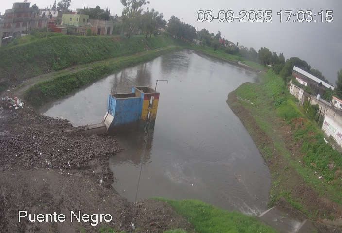 Chubasco con ráfagas de viento impacta diversas zonas de la capital
