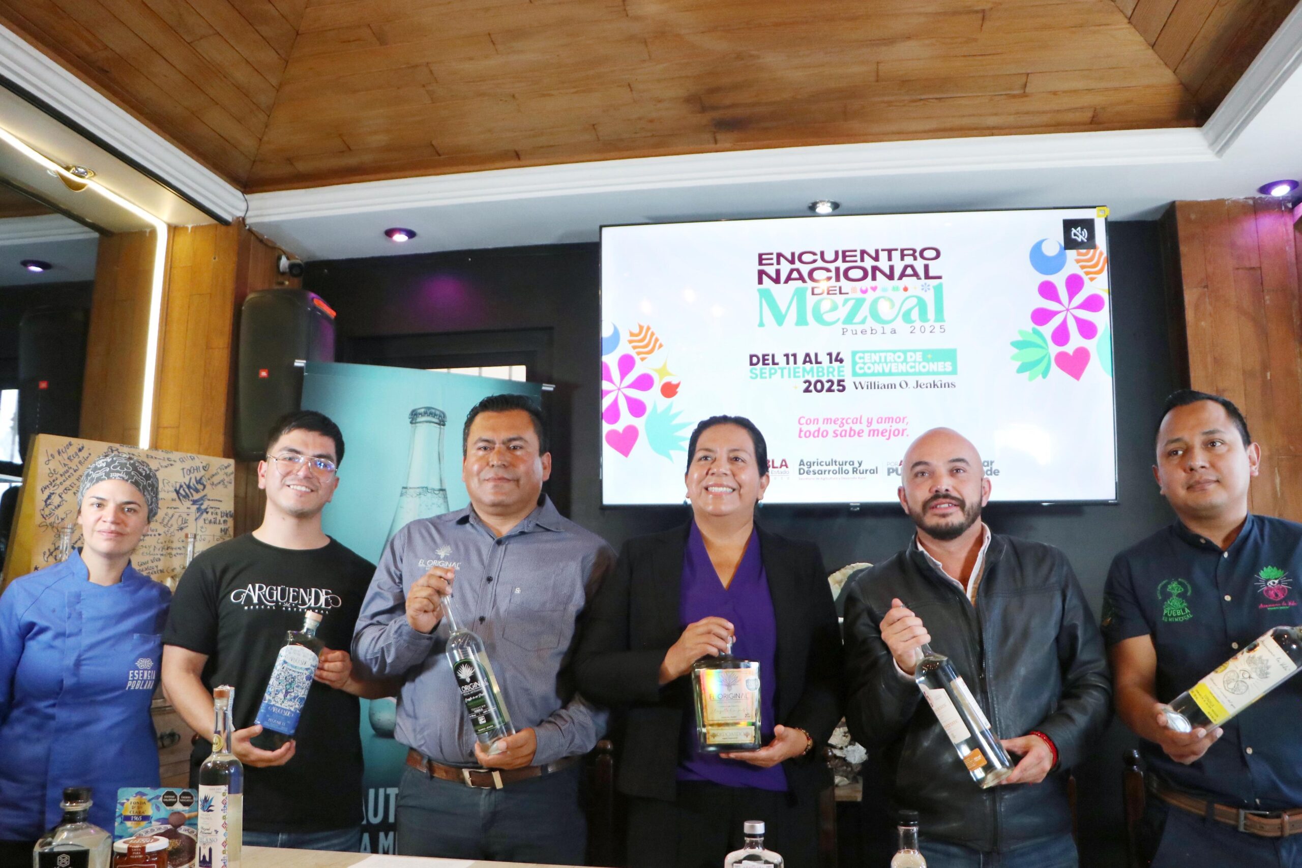 Puebla celebra 10 años de denominación de origen y será sede del Encuentro Nacional de Mezcal 2025