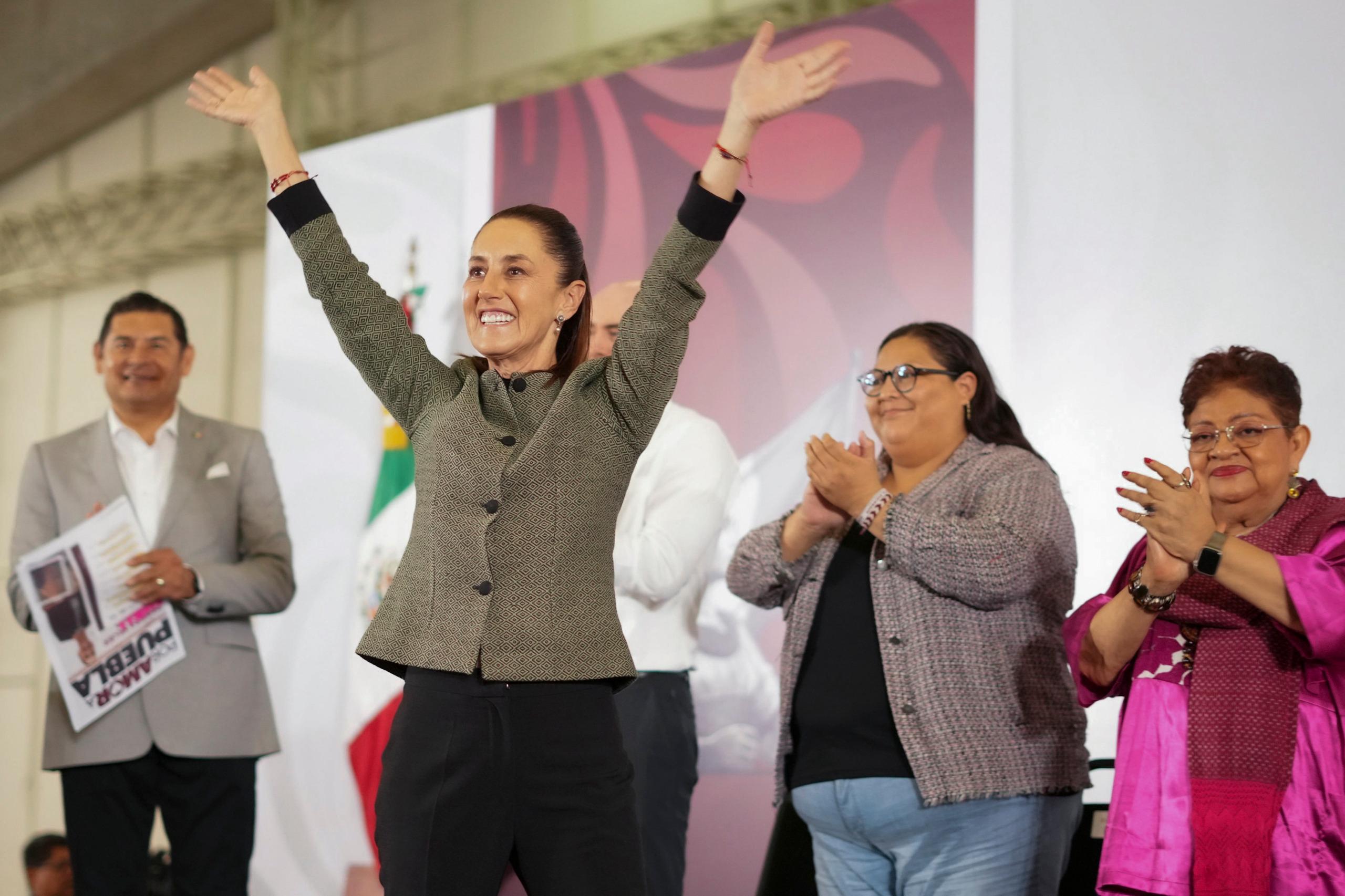 Claudia Sheinbaum presenta informe regional en Puebla; destacan programas sociales y proyectos estratégicos