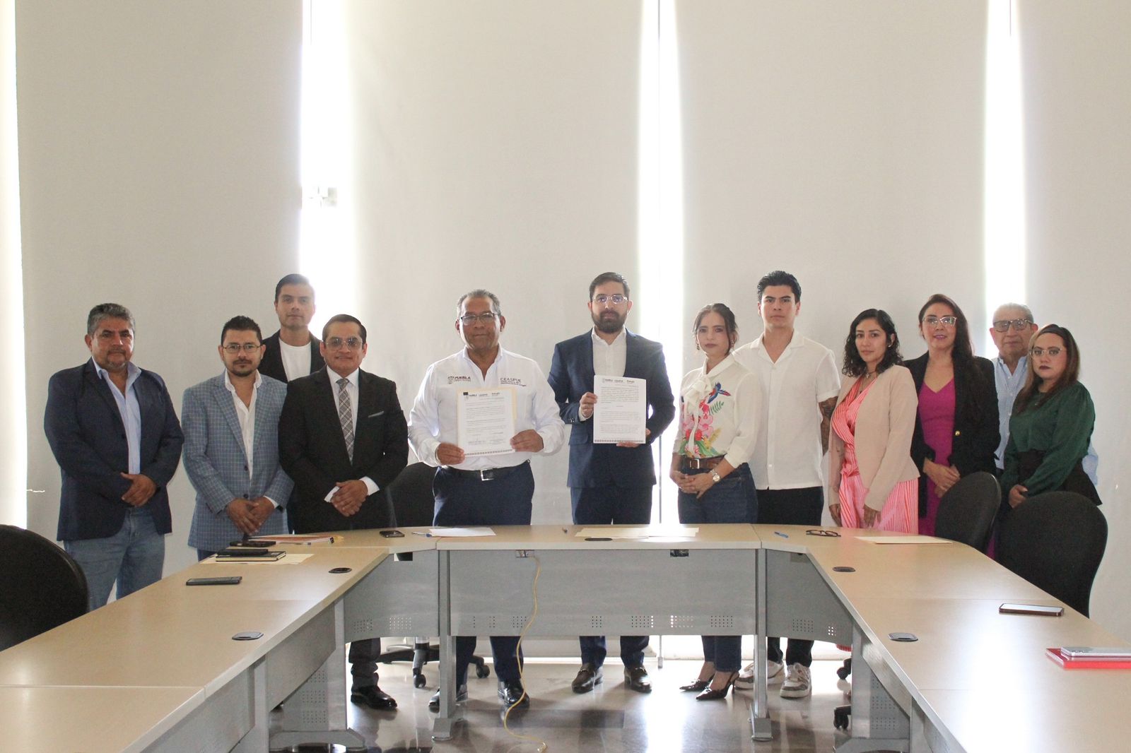Firman CEASPUE y Agencia de Energía convenio para impulsar energías limpias en el agua