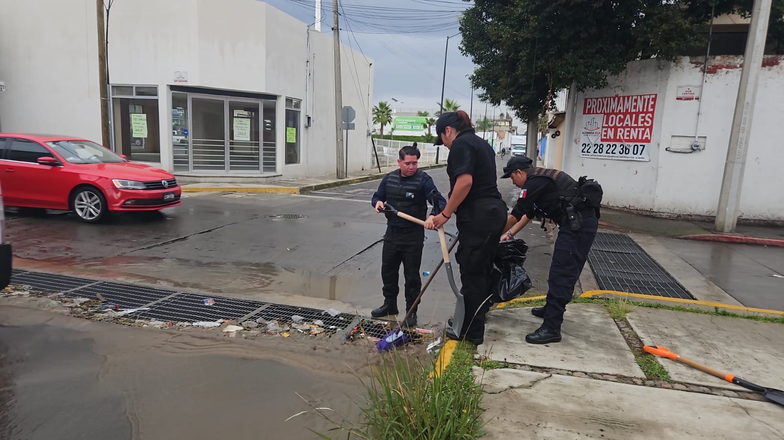 Brigada Pluvial atiende encharcamientos tras fuerte tromba en San Pedro Cholula