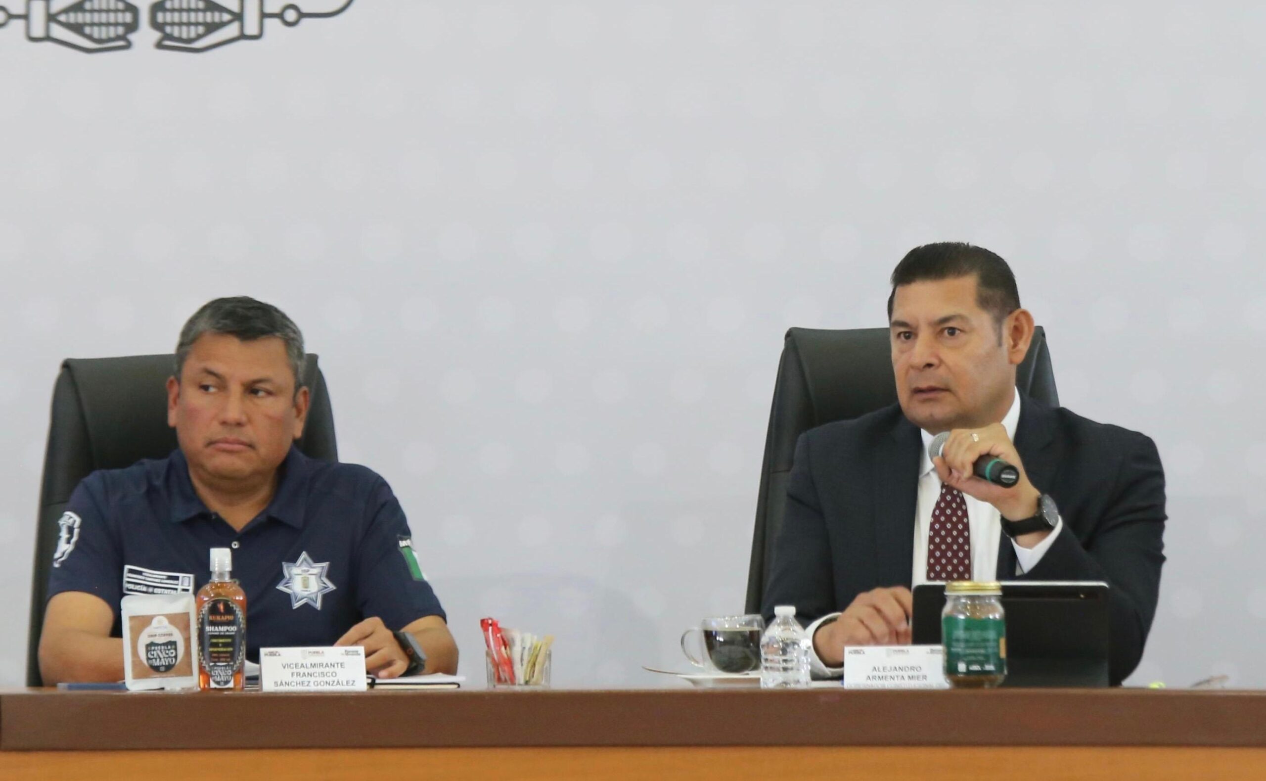 Orden y ley, bases de la convivencia en Puebla: Alejandro Armenta