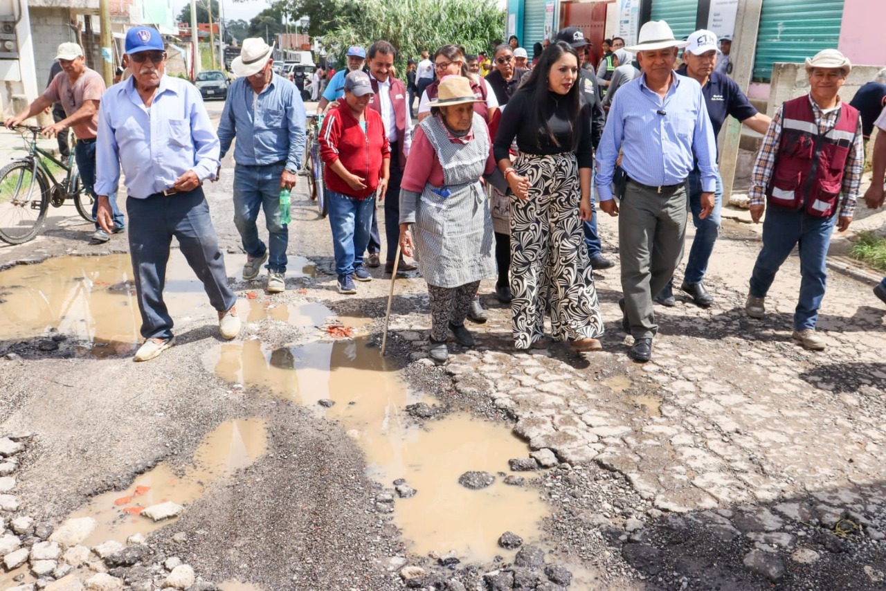 Arranca Tonantzin Fernández la rehabilitación de la calle Revolución en Santa Bárbara Almoloya