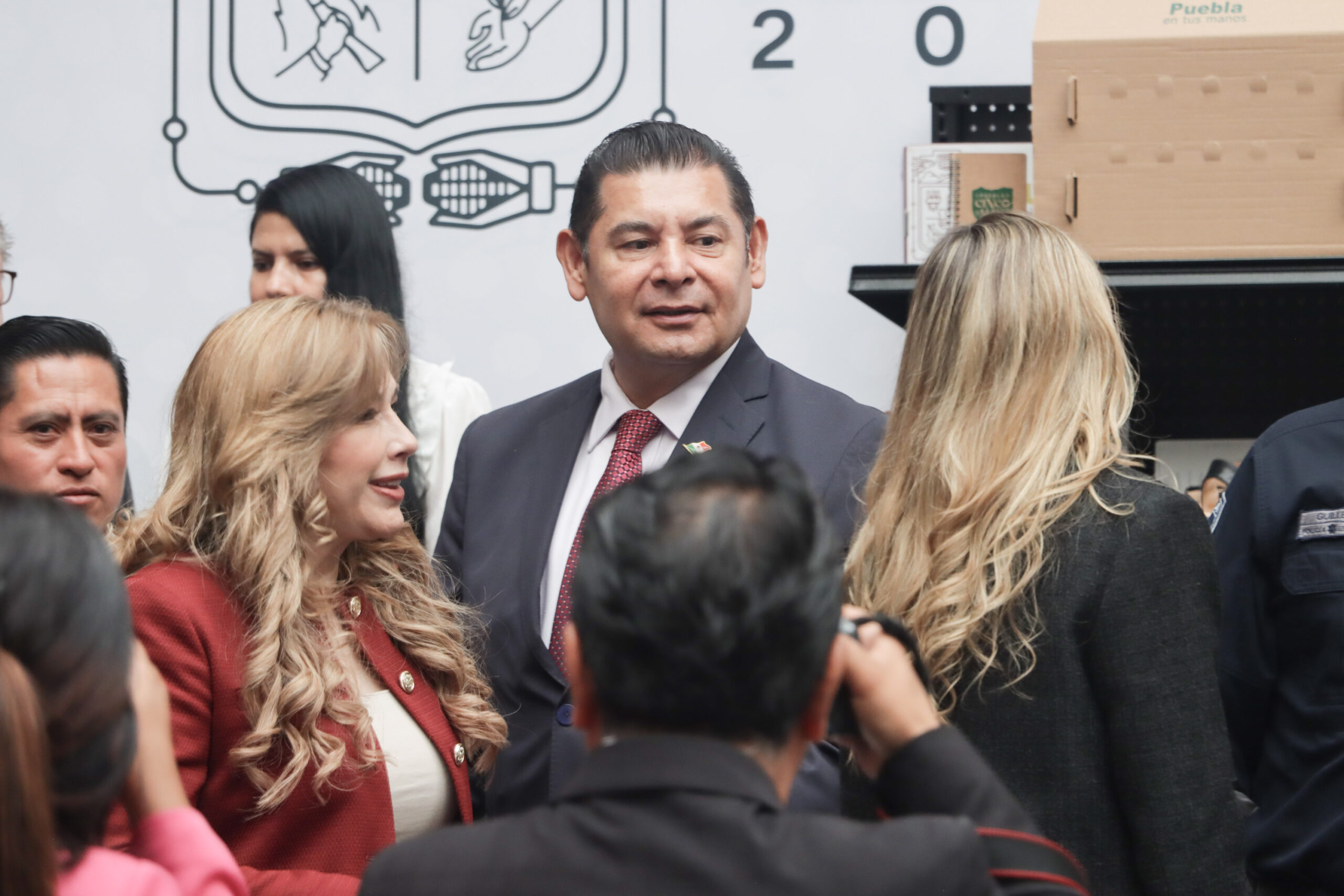 Escuelas en Puebla con nombre de Gustavo Díaz Ordaz podrían cambiar de nombre