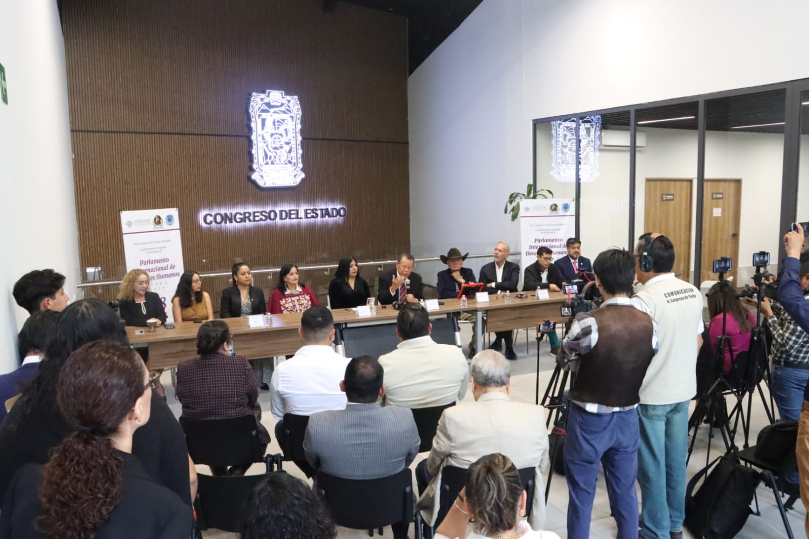 Presentan Parlamento Internacional de Derechos Humanos en favor de migrantes poblanos
