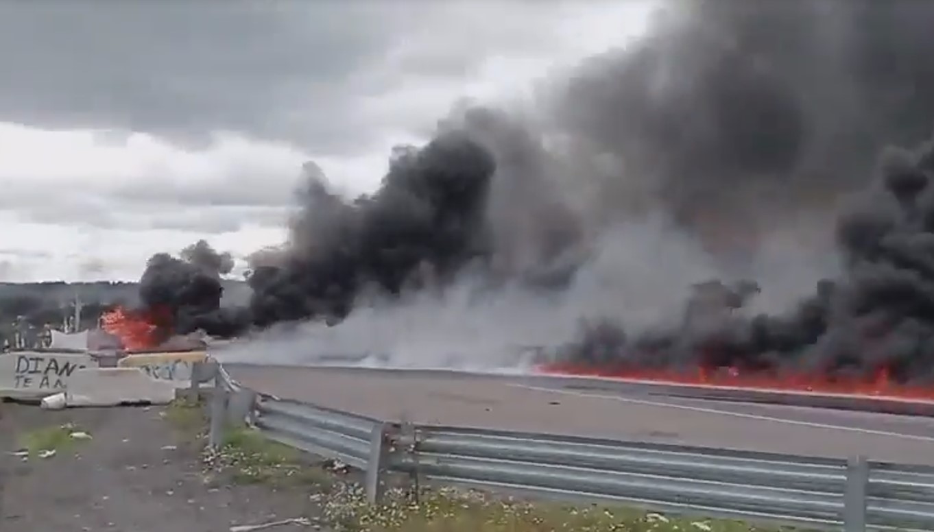 Explosión y caos en la México–Puebla: pipa se incendia y deja un operador gravemente herido