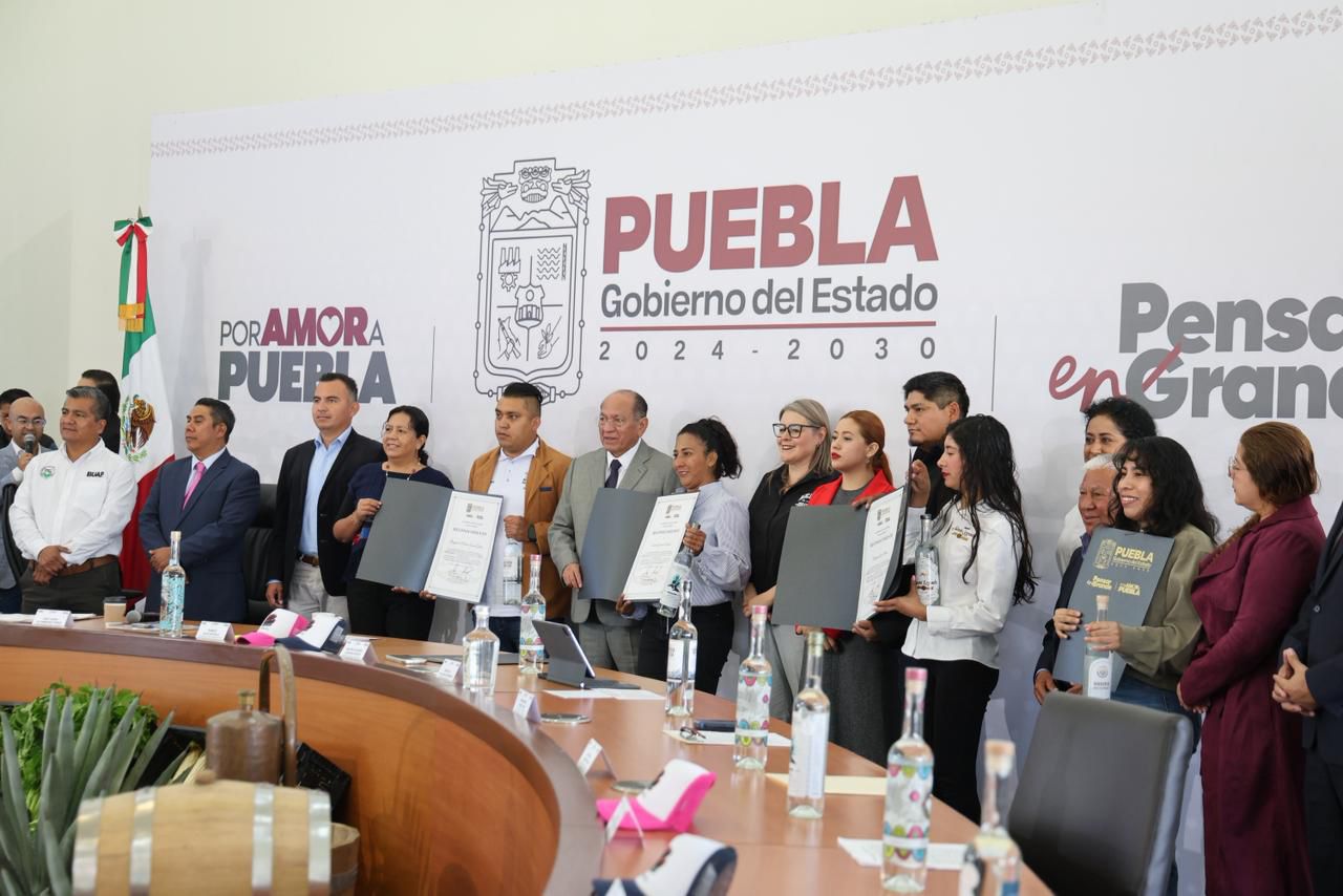 Puebla se consolida como referente en producción mezcalera, líder nacional e internacional