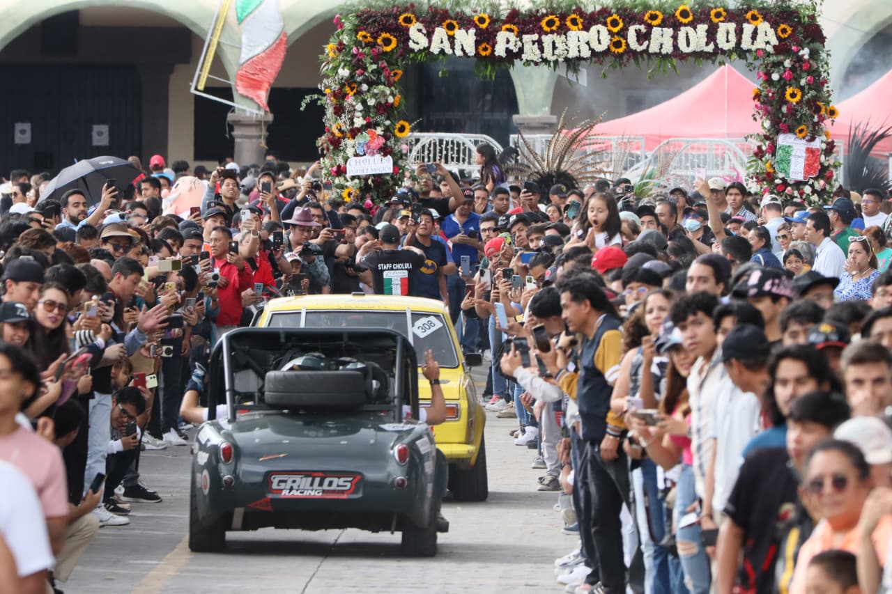 Tonantzin Fernández marca un hecho histórico con el regreso de La Carrera Panamericana a Cholula