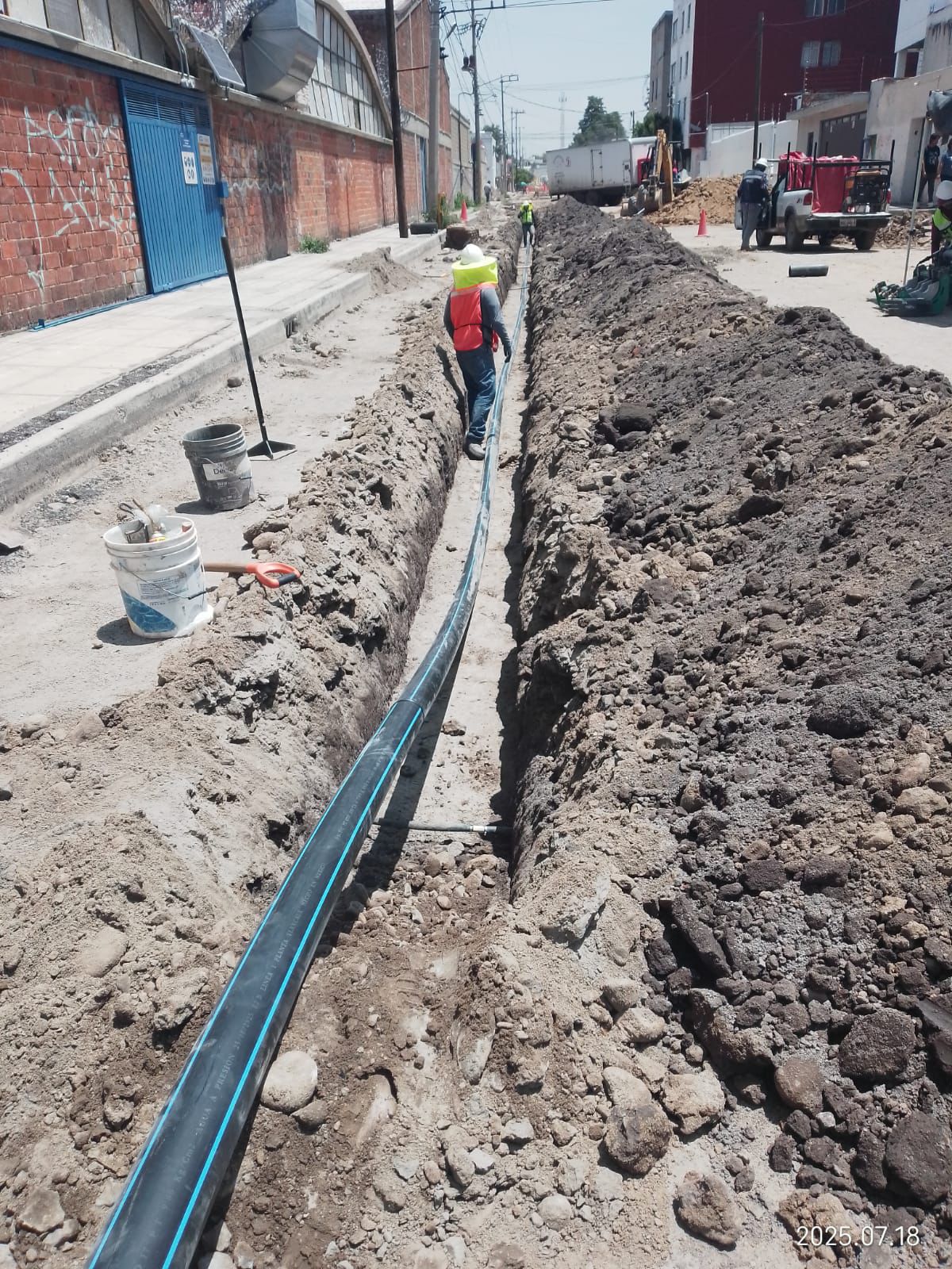 En beneficio de 18 mil habitantes de las colonias Aquiles Serdán y La Libertad, Agua de Puebla renovó la red de agua y drenaje