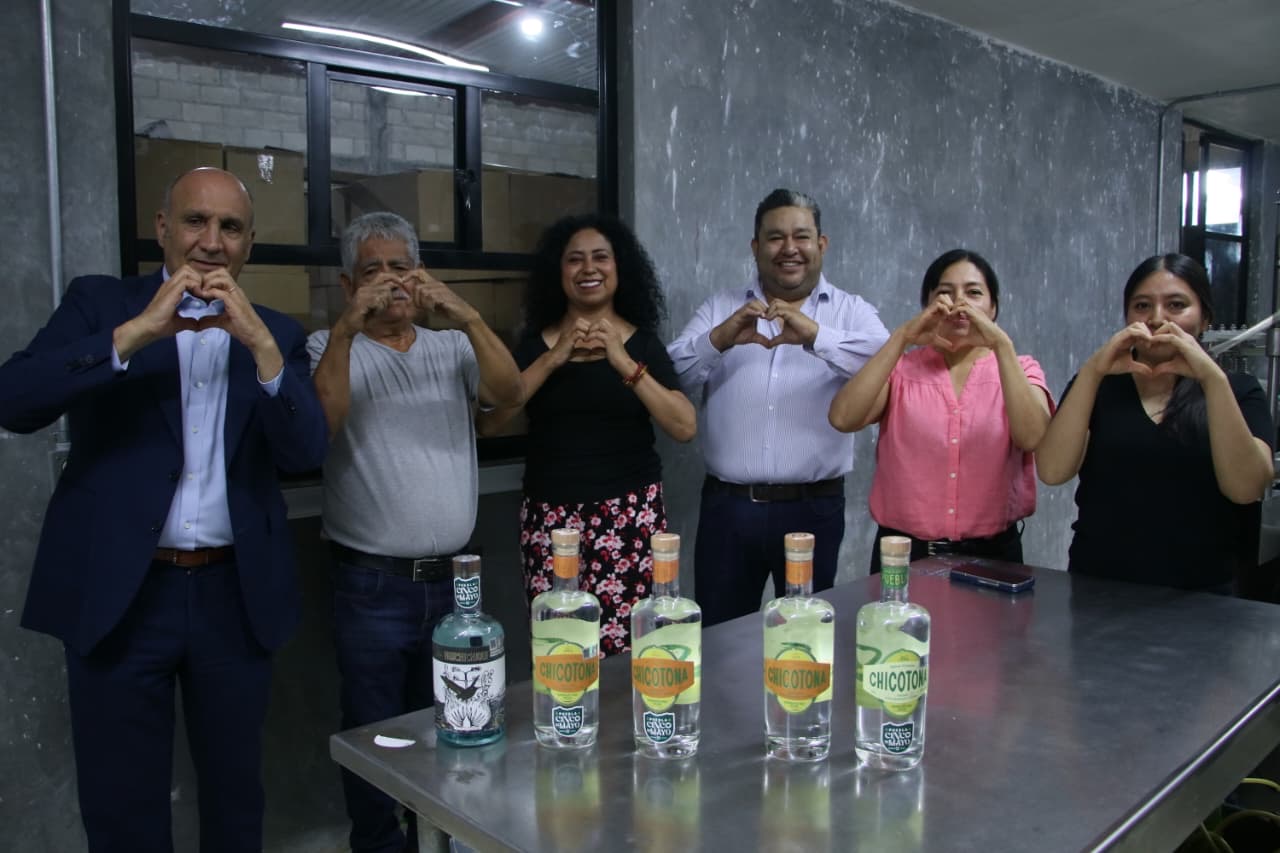 Mezcal poblano “Chicotona” llegará a Nueva York bajo la marca Puebla Cinco de Mayo