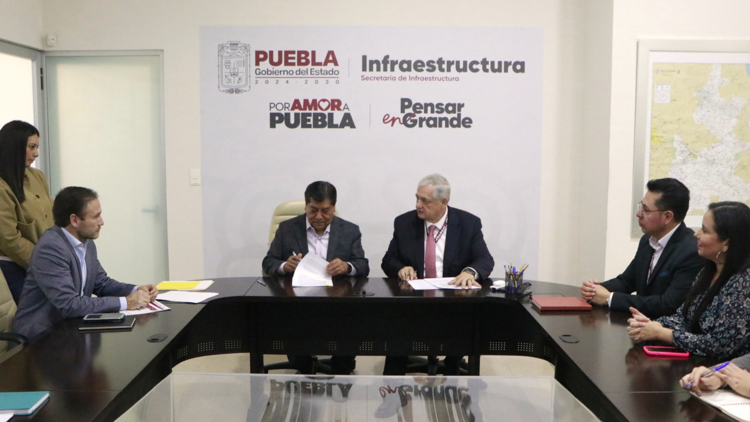 Gobierno de Puebla y ISSSTEP mejoran infraestructura hospitalaria con visión humanista