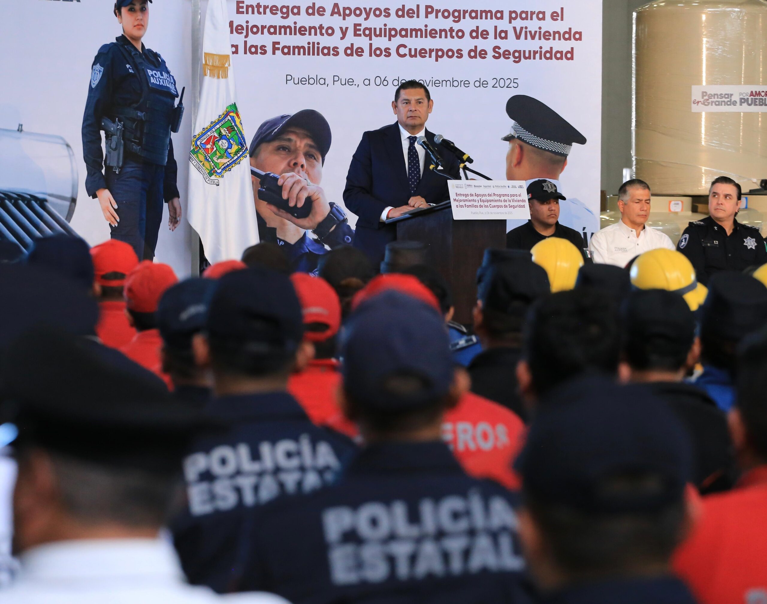 Gobierno de Puebla entrega 110 mdp en apoyos de vivienda a más de 12 mil policías