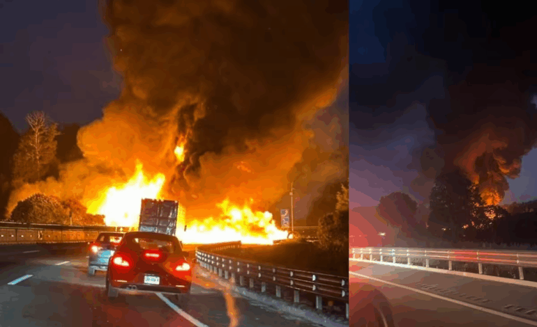 Cierre total en la autopista México–Puebla por volcadura e incendio de pipa