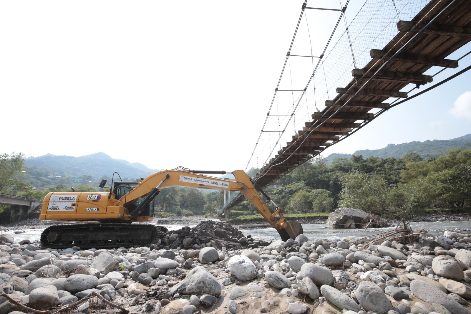 Gobierno estatal refuerza acciones contra inundaciones en la Sierra Norte