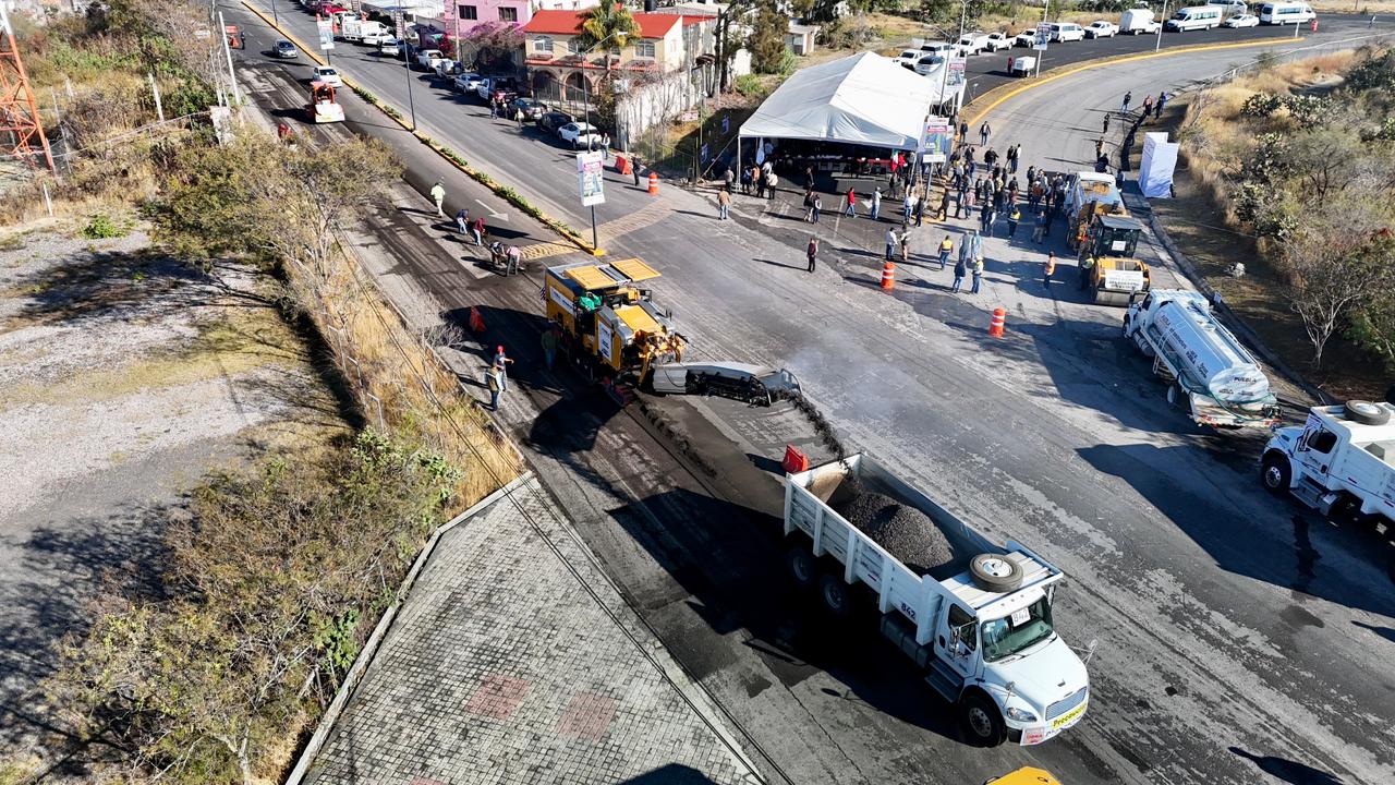 Bienestar integral para familias: Gobierno de Puebla pavimenta vialidades con 60% de ahorro