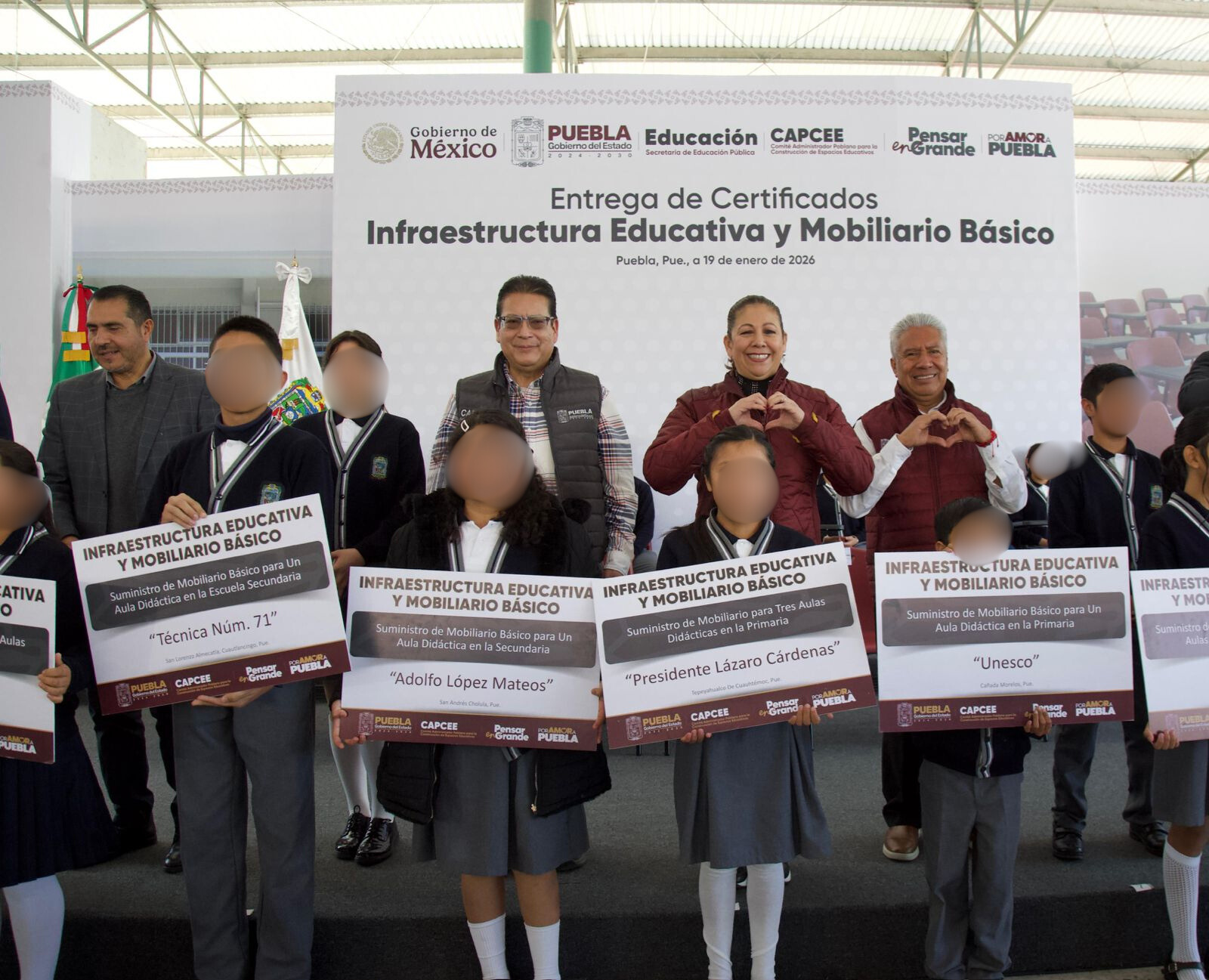 Educación, prioridad en Puebla, afirma Laura Artemisa en entrega de apoyos