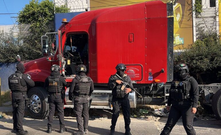 Recuperan tráiler robado en Central de Abasto con operativo Puebla Segura