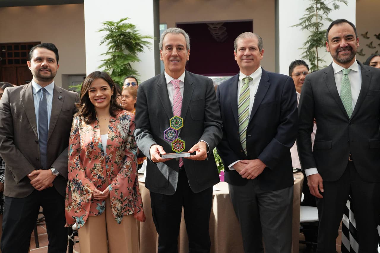 Puebla capital recibe distintivo nacional por impulsar empresas socialmente responsables