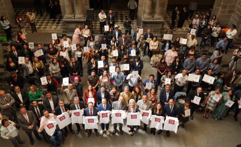 Entrega Pepe Chedraui 72 certificados “Hecho en México” a negocios y artesanos de Puebla capital