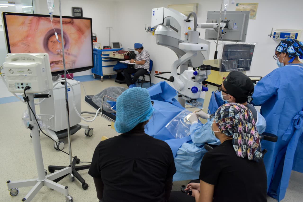 Más de 100 cirugías de cataratas gratuitas en Puebla capital con “Iluminando Miradas”