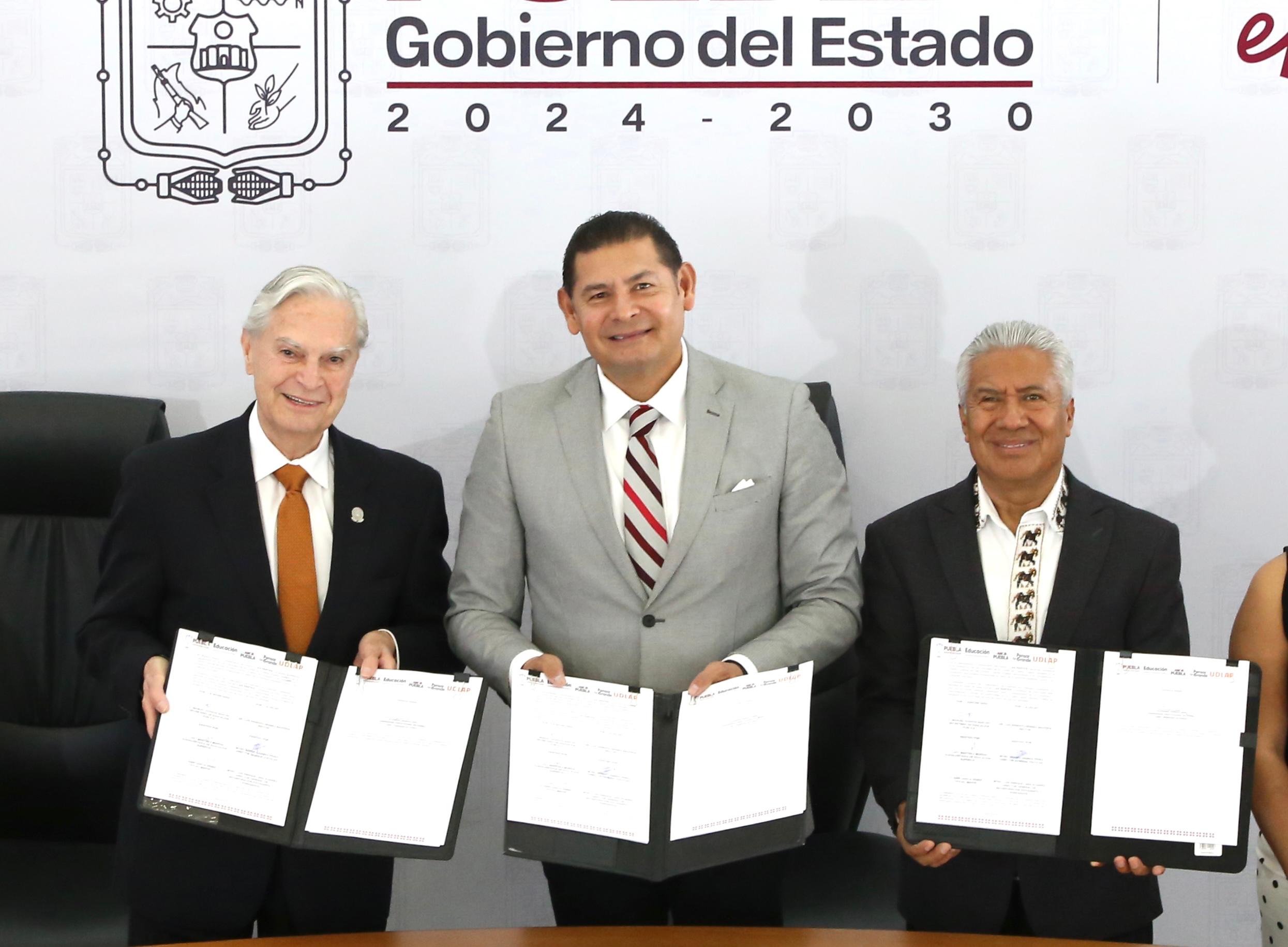 Cablebús gana respaldo académico: Derbez ve clave el sistema para la movilidad en Puebla