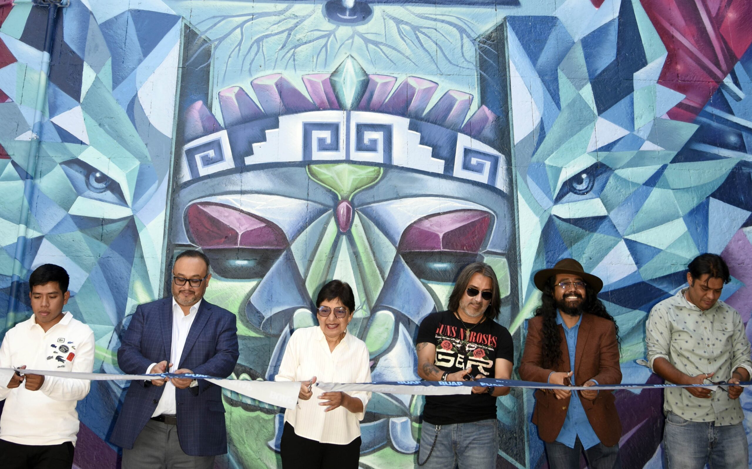 Arte que late en la BUAP: mural de 12 metros une ciencia, identidad y comunidad