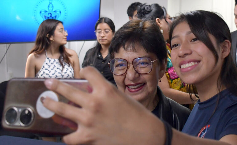 Relevo en la “Benito Juárez”: BUAP renueva dirección y reconoce trabajo docente