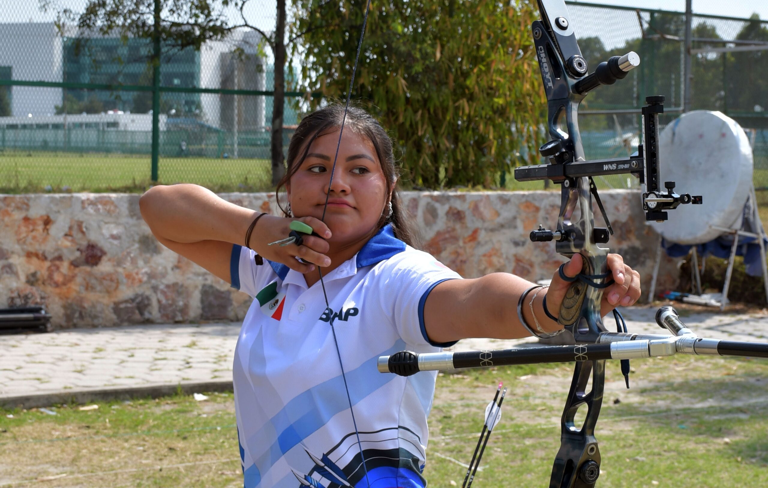 BUAP apunta alto en Las Vegas: oro y plata mundial en tiro con arco