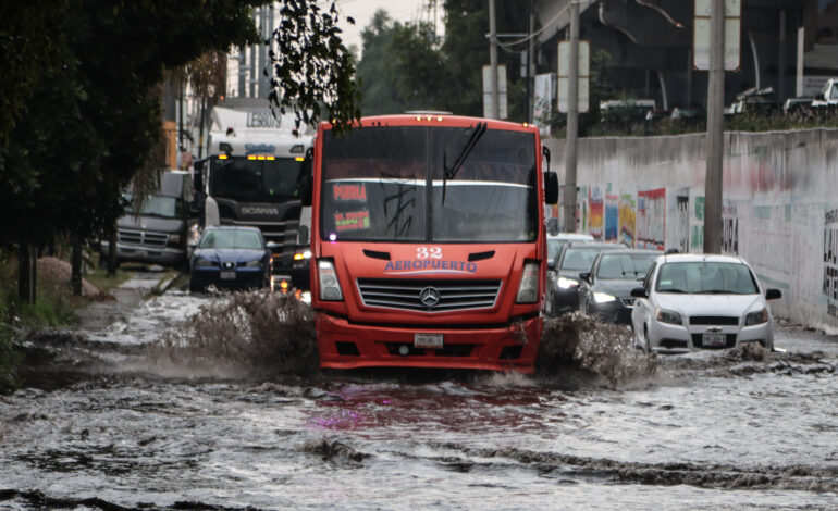 Puebla coloca “semáforos” contra inundaciones en zonas de alto riesgo