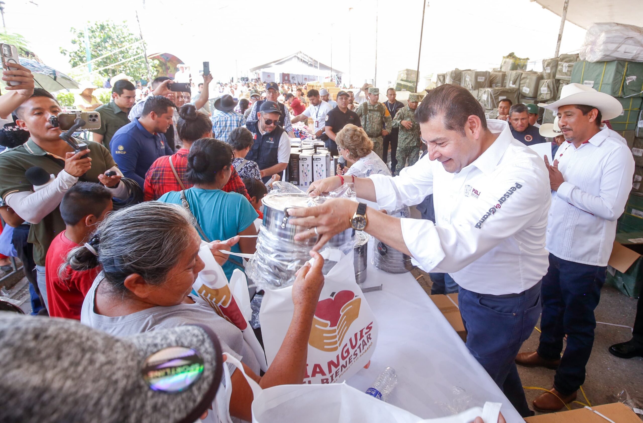 “Lo robado regresa al pueblo”: Tianguis del Bienestar llega por primera vez a la Mixteca