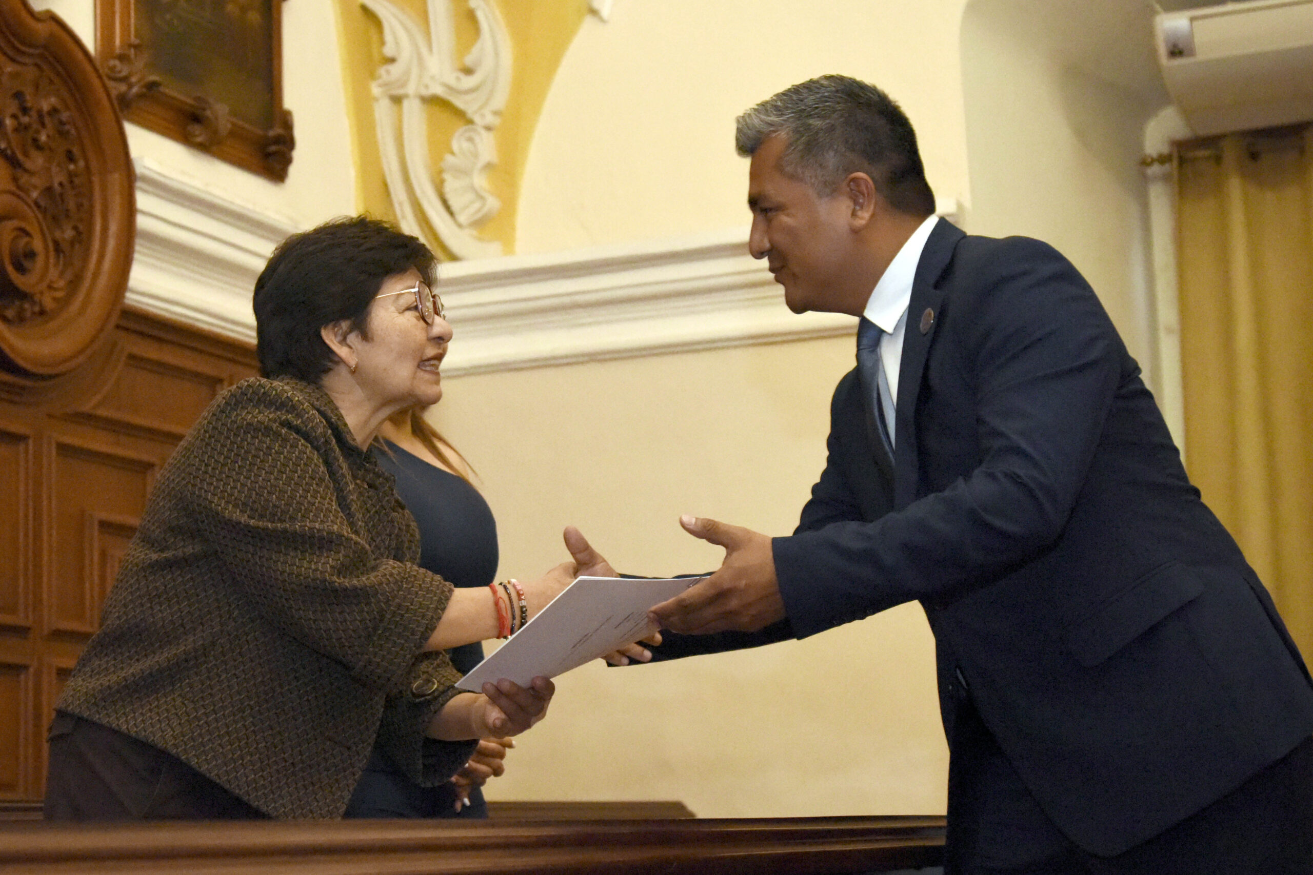 BUAP reconoce a primera generación de diplomado en gestión administrativa