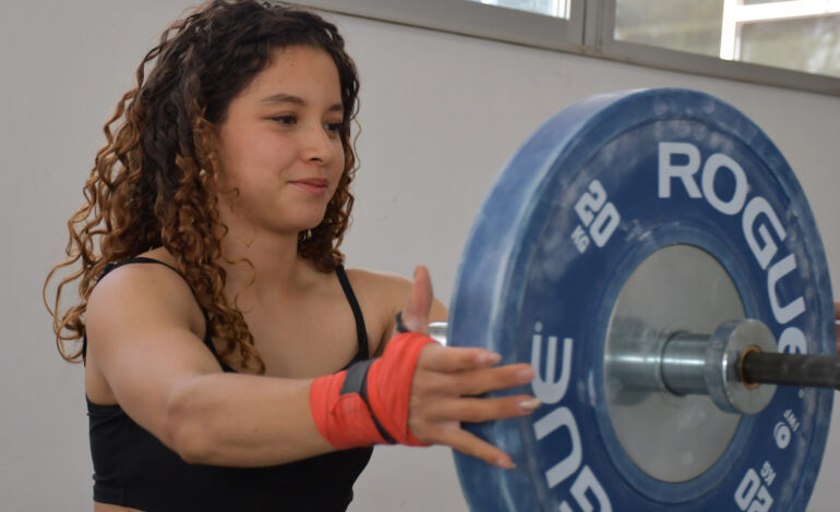Atleta BUAP conquista oro en halterofilia y avanza a Olimpiada Nacional