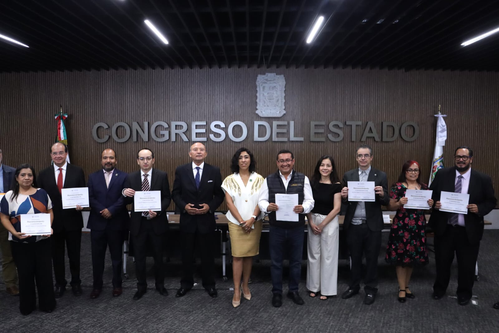 Congreso recluta cerebros: academia entra al tablero legislativo
