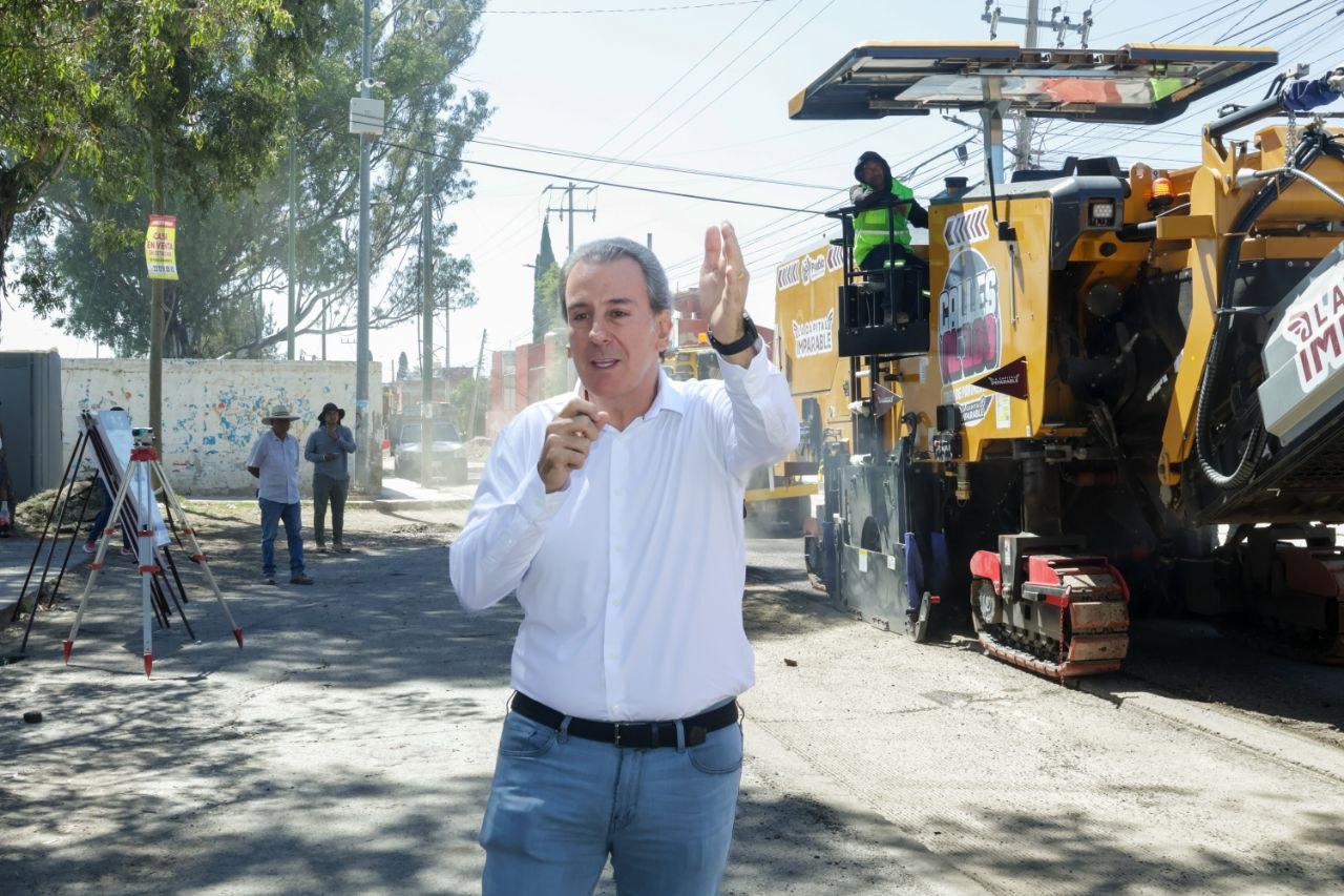 Supervisa Pepe Chedraui el Tren de Pavimentación en la Vicente Guerrero y acelera obras viales
