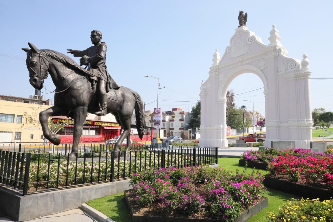 Puebla honra su historia: rehabilitan Arco de Loreto y escultura de Zaragoza