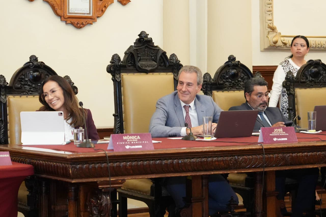 Cabildo mueve piezas: Puebla aprueba jubilaciones, combate adicciones y cambios en regidurías