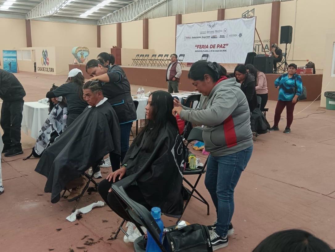 Ferias por la Paz acercan salud, apoyos y prevención social a familias poblanas en Atzitzintla