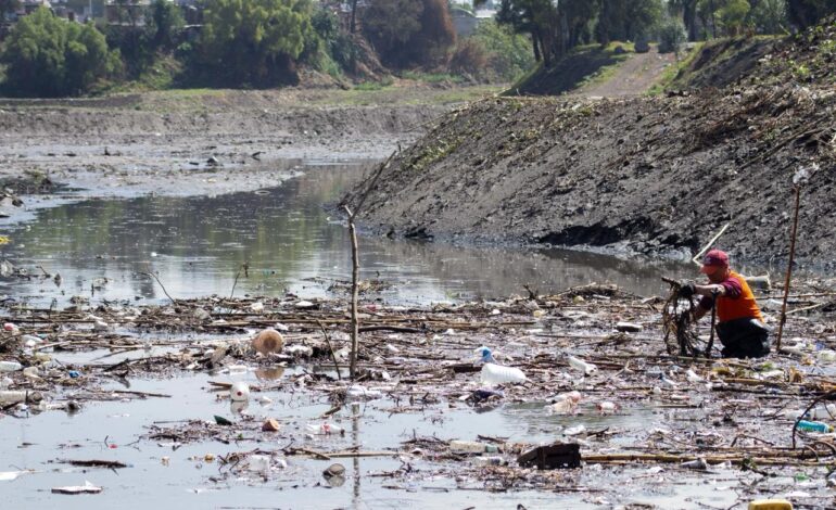 Refuerza Ayuntamiento limpieza en Puente Negro para prevenir inundaciones