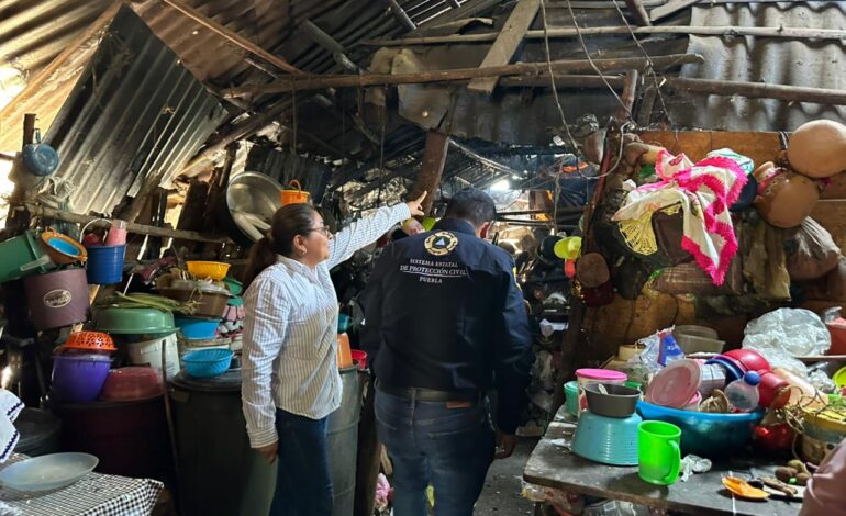 Gobierno de Puebla entrega apoyos a familias afectadas por lluvias y vientos en Pantepec