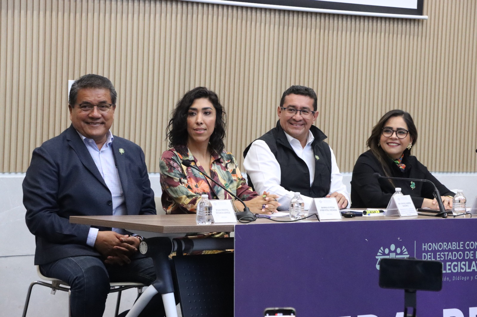 Congreso dará seguimiento a concesión de parabuses: quieren seguridad y espacios dignos para mujeres