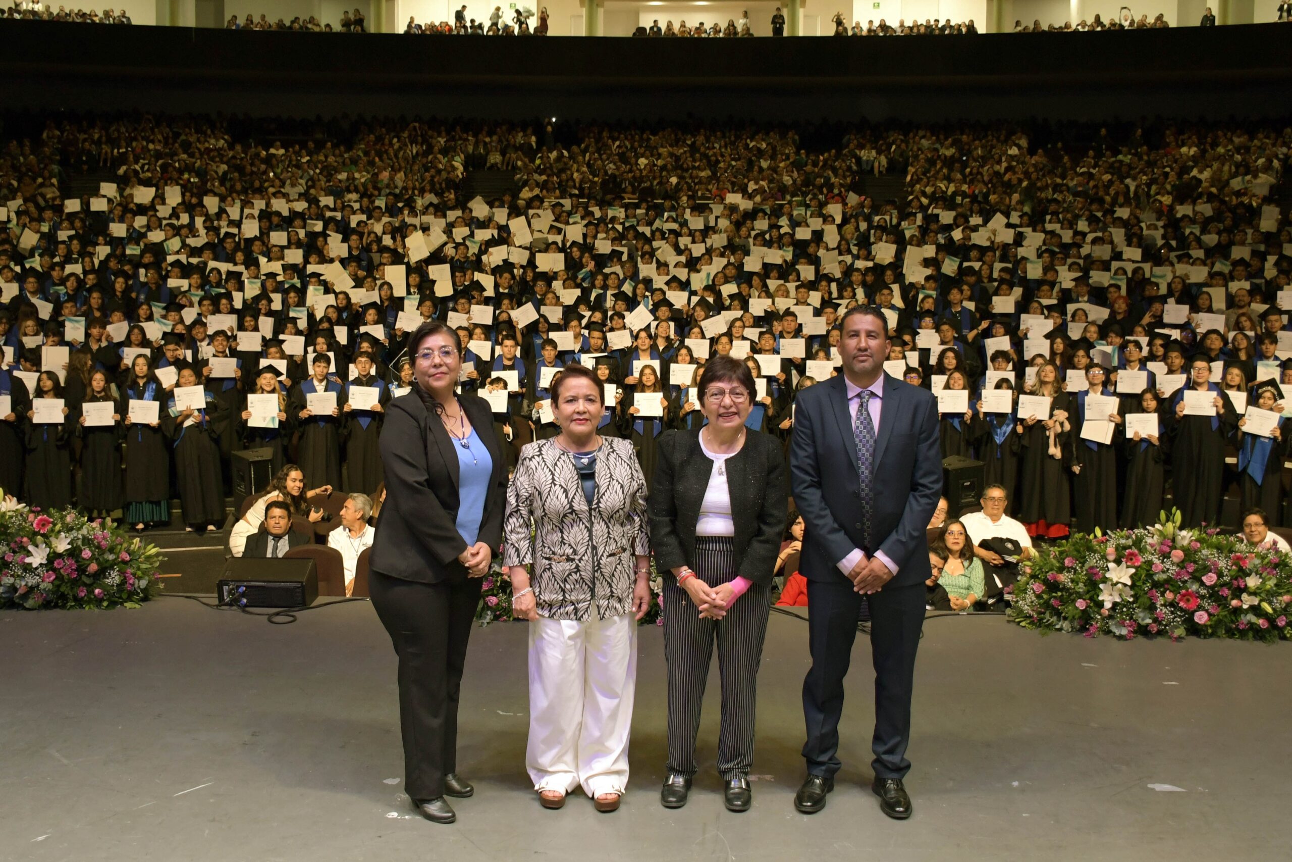 Más de 800 estudiantes concluyen sus estudios en la Preparatoria 2 de Octubre de la BUAP