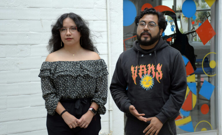 Talento BUAP llega a Stanford y Emiratos Árabes con exposición internacional de tipografía
