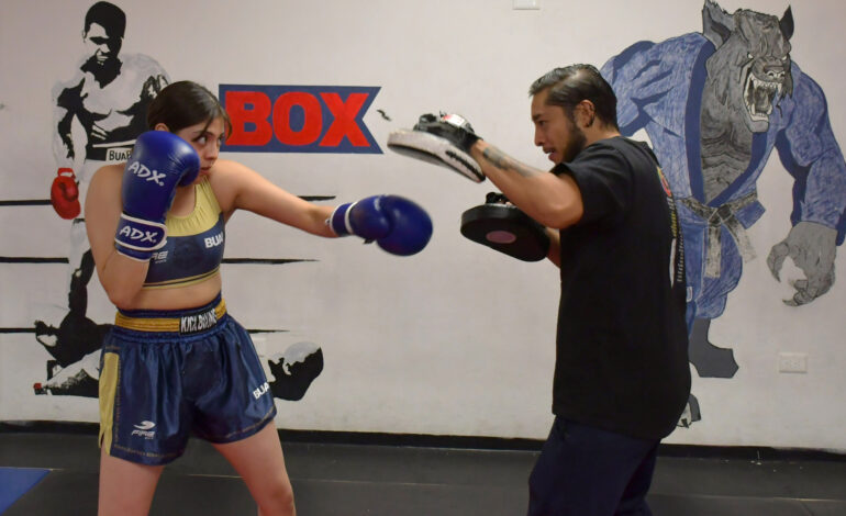 Estudiante de Filosofía de la BUAP conquista oro nacional en kickboxing