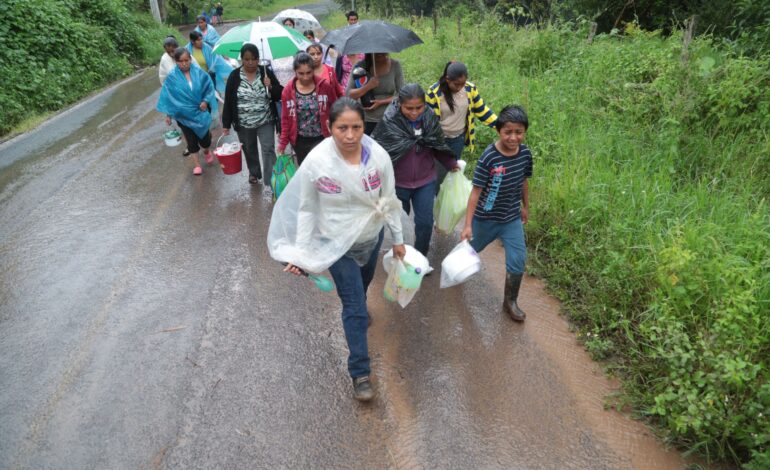 Suspende SEP clases presenciales en 90 municipios por lluvias intensas